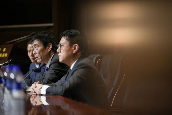 阿姨湿内裤想撕破